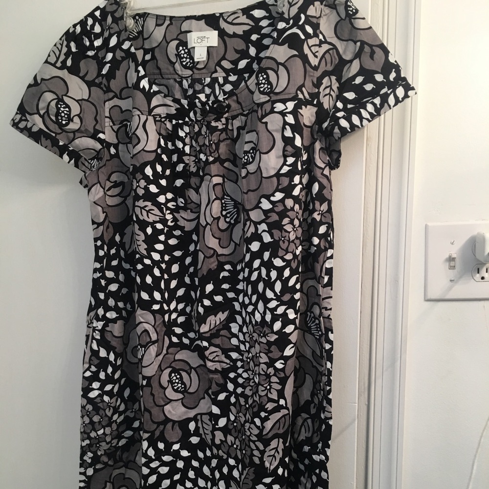 Floral print short sleeved shift dress